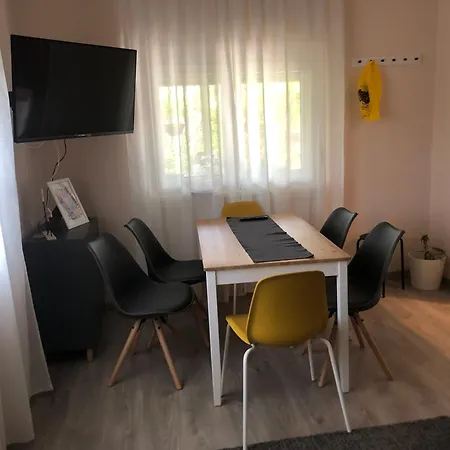 Nyaralo بيت للعطل Balatonmáriafürdő